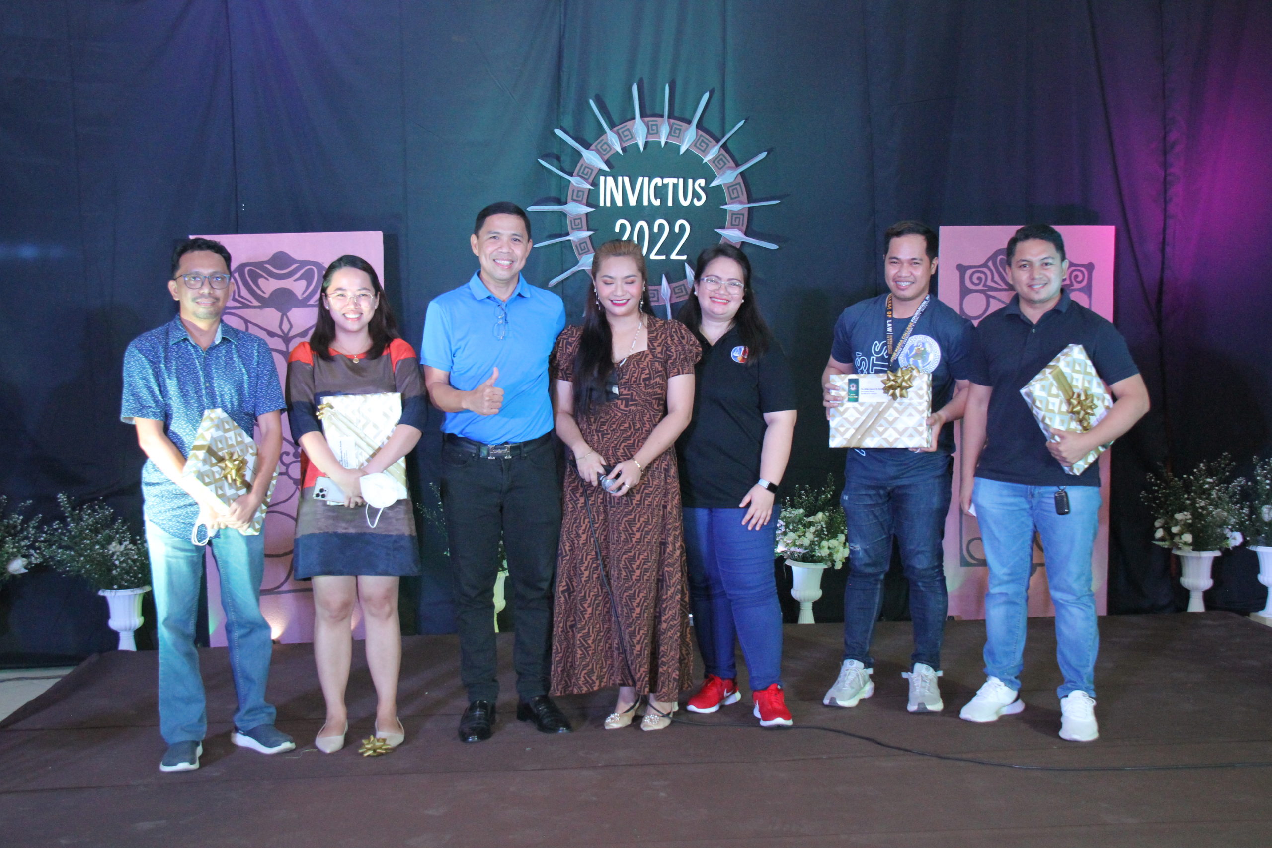 Pastor Apollo C. Quiboloy gifts 4 brand new Macbook laptops to exemplary BAR passers